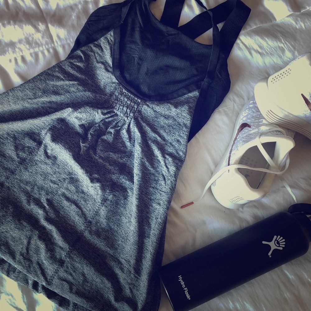 Lululemon flow tank